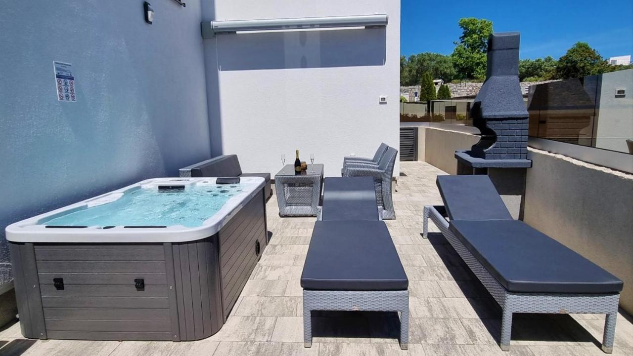 Bartol Luxury Apartments Krk Croatia, With Own Hot Tub - Whirlpool كرك المظهر الخارجي الصورة